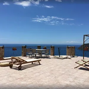 appartamento-a-moneglia-tra-portofino-e-le-cinque-terre.hotelitalianriviera.com/